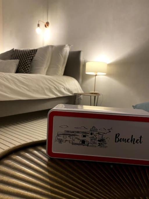 Le Nomade En Provence Bed & Breakfast Bouchet  Ngoại thất bức ảnh