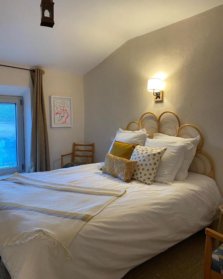 Le Nomade En Provence Bed & Breakfast Bouchet  Ngoại thất bức ảnh